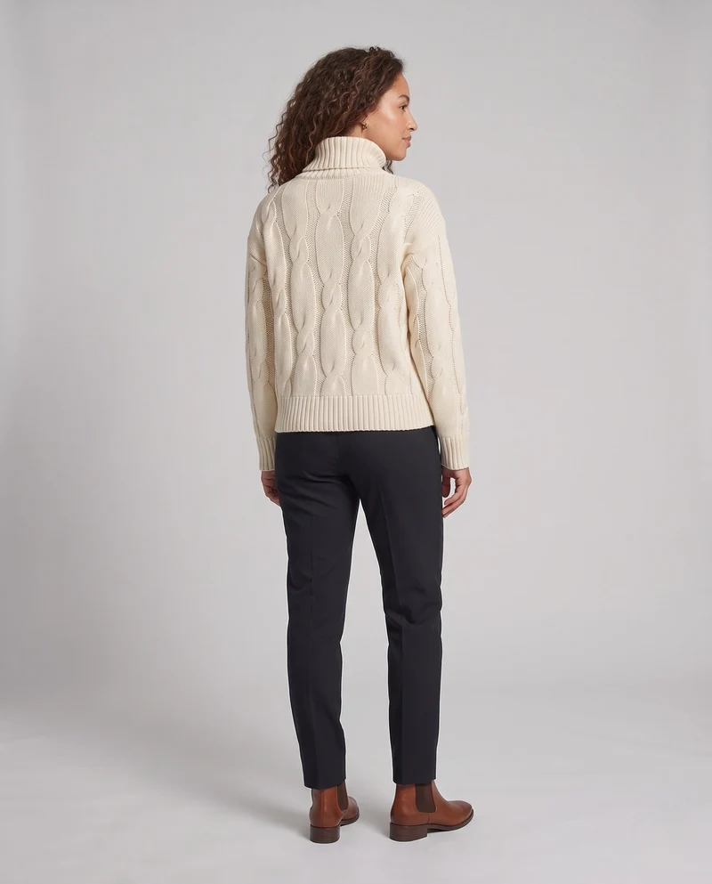 Damen Boxy‑Rollkragenpullover mit markantem Zopfmuster und geripptem Saum Nord Taschen