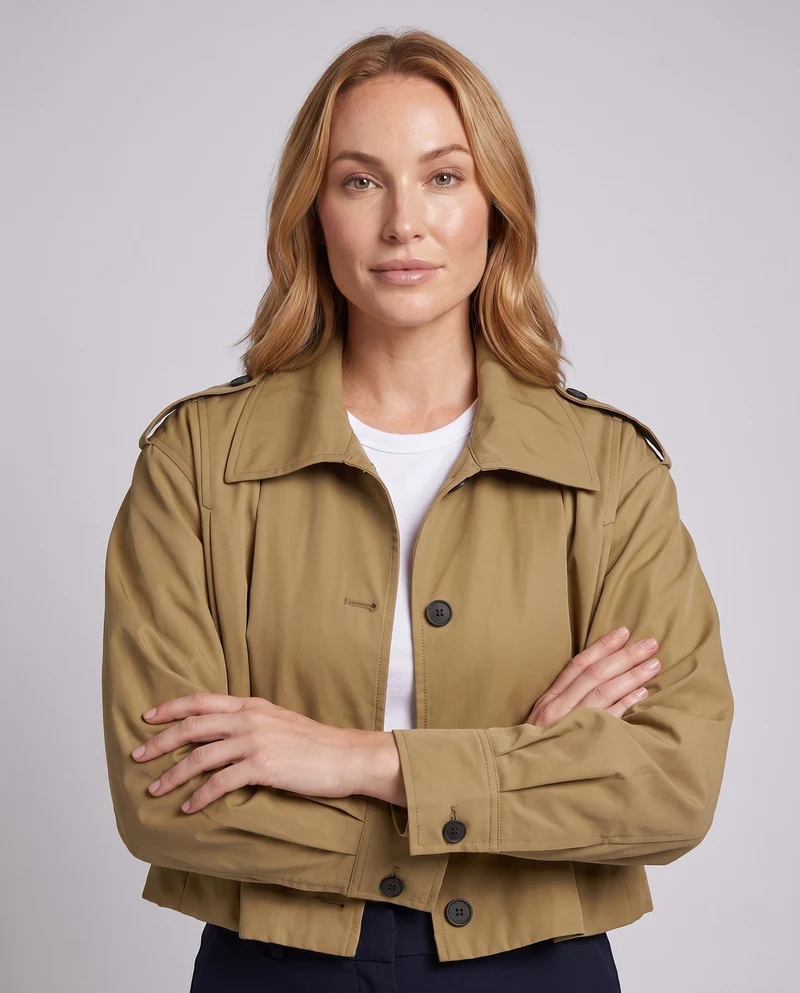 Damen Kurz geschnittene Boxy‑Blousonjacke mit Hemdkragen und Schulterklappen Nord Taschen