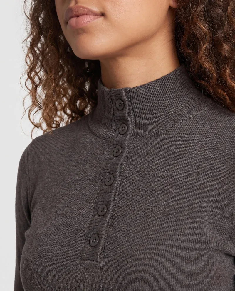 Damen Feiner Stehkragenpullover mit dekorativer Knopfleiste und Spitzenmanschetten Nord Taschen