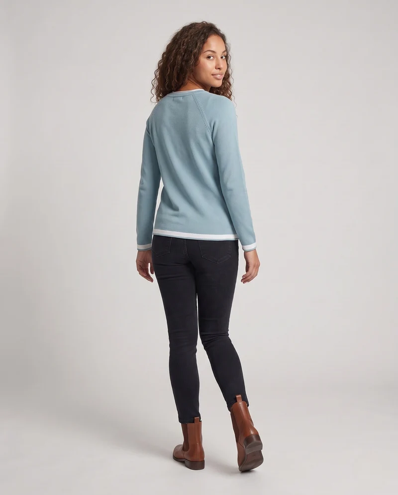 Damen Feiner Rundhalspullover mit kontrastierter Kantenblende und schmaler Silhouette Nord Taschen