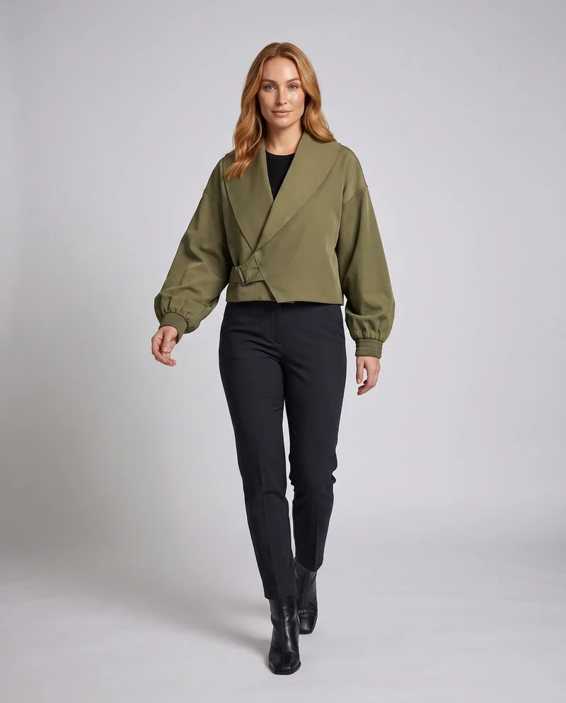 Damen Kurze Cropped-Jacke mit weitem Schalkragen, Wickelverschluss und Ballonärmeln Nord Taschen