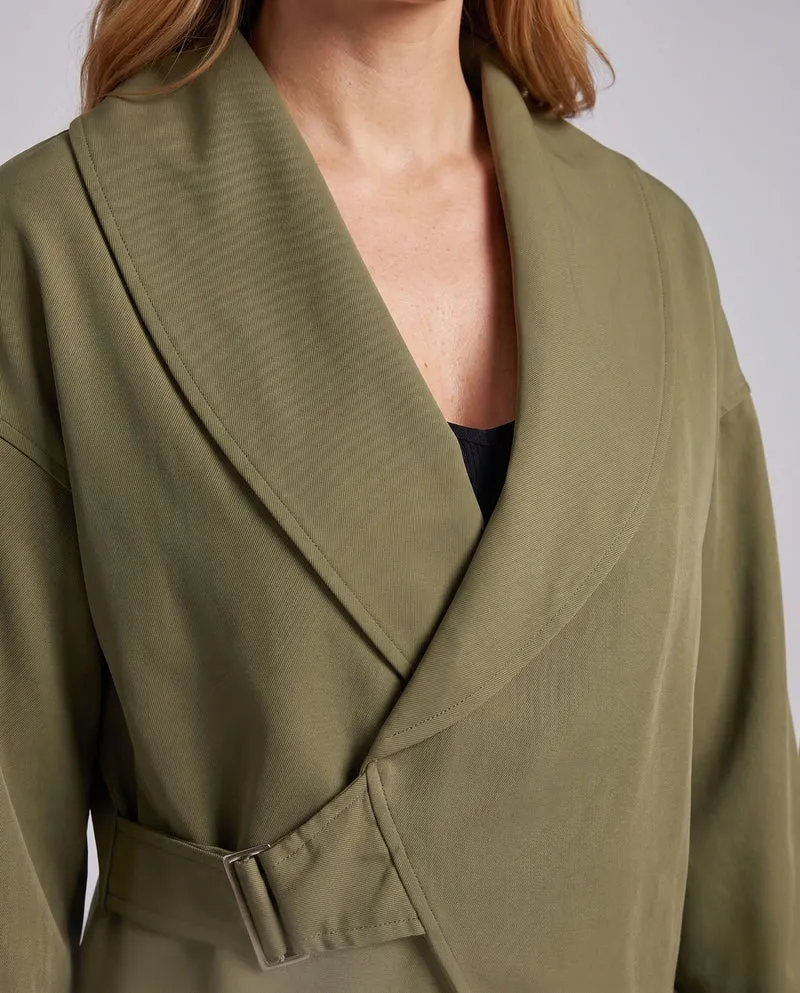 Damen Kurze Cropped-Jacke mit weitem Schalkragen, Wickelverschluss und Ballonärmeln Nord Taschen