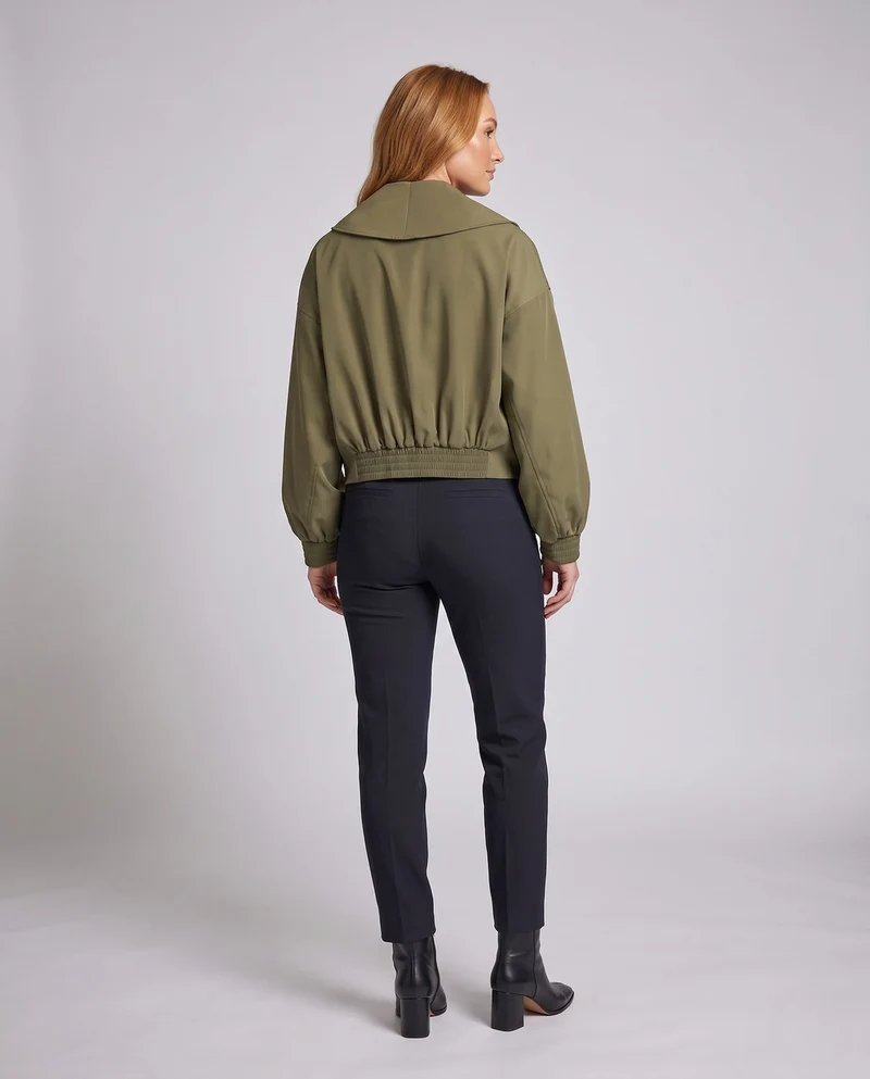 Damen Kurze Cropped-Jacke mit weitem Schalkragen, Wickelverschluss und Ballonärmeln Nord Taschen