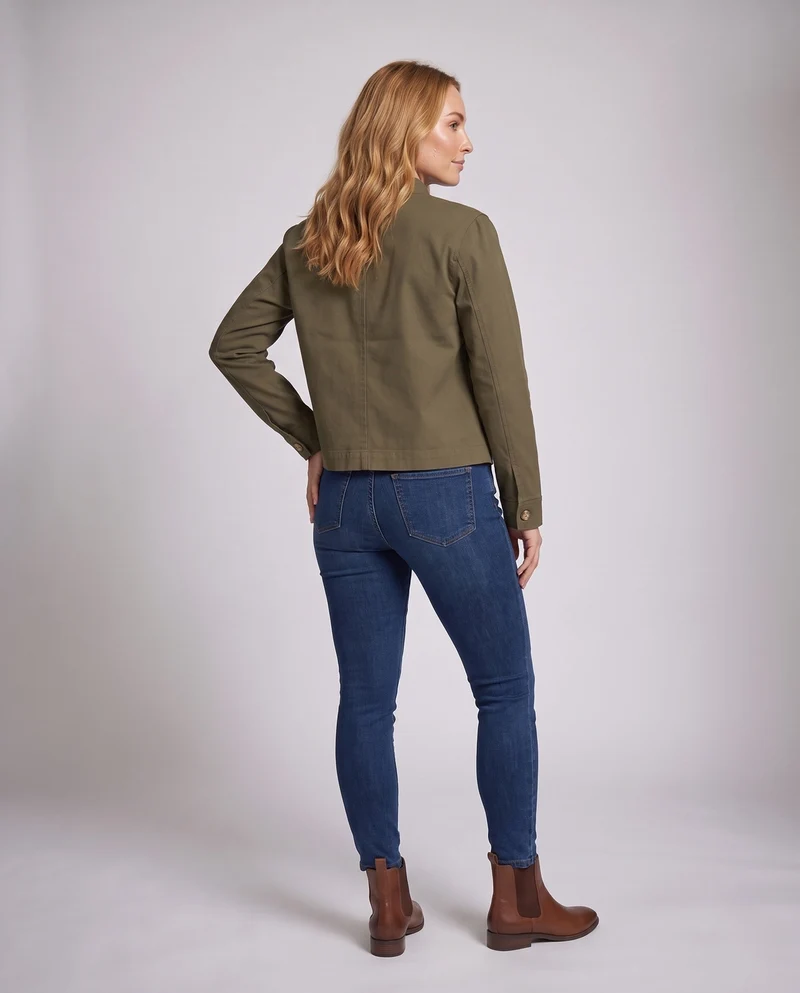 Damen Kurze Boxy-Jeansjacke mit Rundhals und aufgesetzten Taschen Nord Taschen