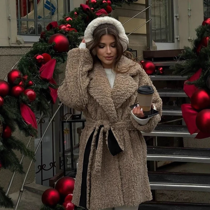 Damen Kurzer Oversized Wintermantel mit Teddy-Futter und Taillengürtel Nord Taschen