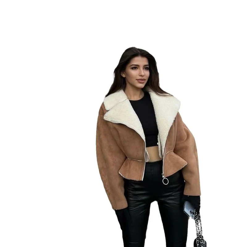 Damen Kurze Lammfellimitat-Bikerjacke mit Oversize-Kragen und asymmetrischem Reißverschluss Nord Taschen