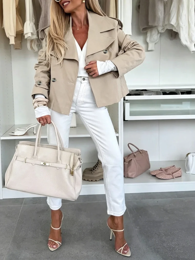 Damen Kurz geschnittener Doppelreihiger Trenchcoat mit Schulterklappen Nord Taschen