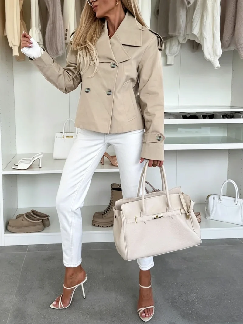 Damen Kurz geschnittener Doppelreihiger Trenchcoat mit Schulterklappen Nord Taschen