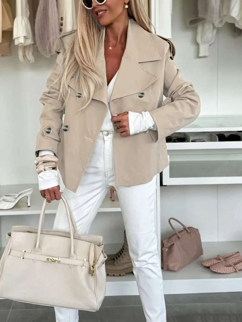 Damen Kurz geschnittener Doppelreihiger Trenchcoat mit Schulterklappen Nord Taschen