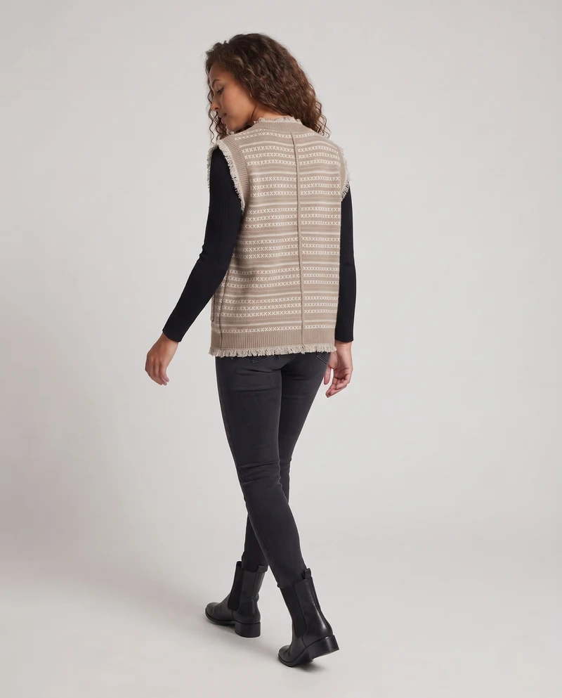 Damen Ärmellose Jacquard-Strickweste mit Knopfleiste, Fransen und aufgesetzten Taschen Nord Taschen
