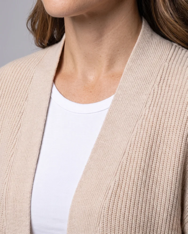Damen Longline-Strickcardigan mit Rippenstruktur und aufgesetzten Taschen Nord Taschen