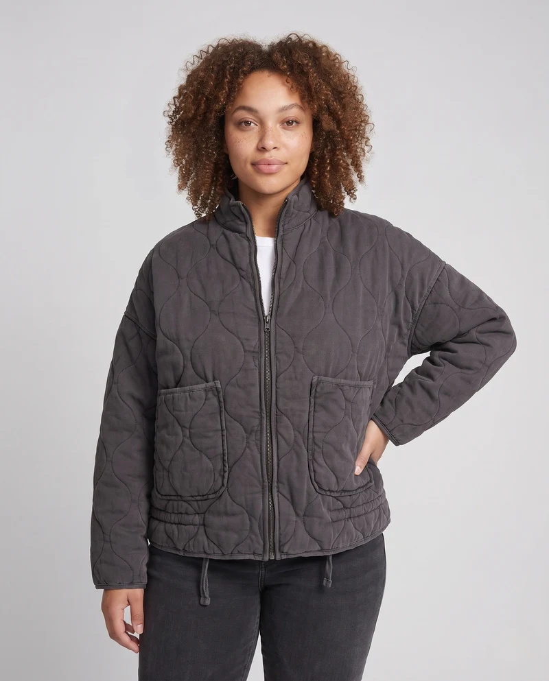 Damen Oversize-Steppjacke mit Stehkragen und aufgesetzten Taschen Nord Taschen