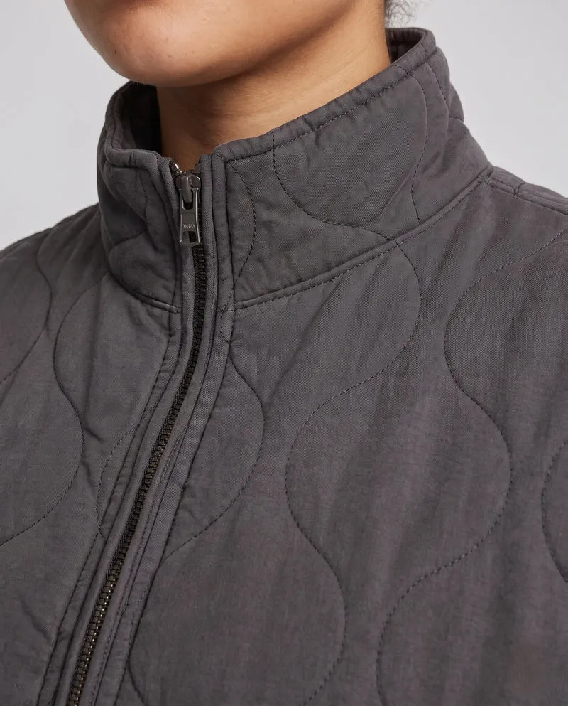 Damen Oversize-Steppjacke mit Stehkragen und aufgesetzten Taschen Nord Taschen