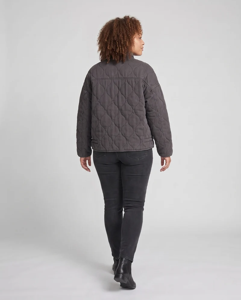 Damen Oversize-Steppjacke mit Stehkragen und aufgesetzten Taschen Nord Taschen