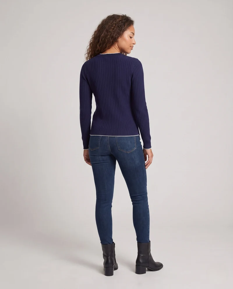 Damen Feiner Rippenstrick-Pullover mit kontrastierter Kantenverzierung und legerer Silhouette Nord Taschen