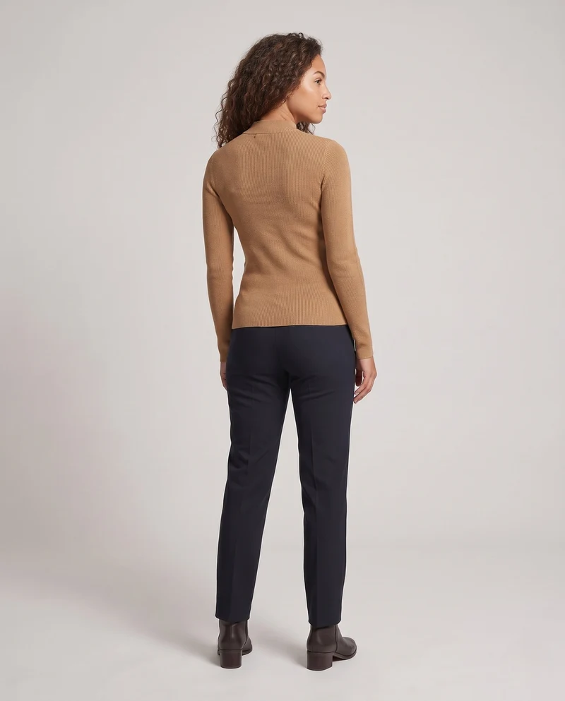 Damen Feiner Rippen-Strickpullover mit kurzem Stehkragen und figurbetonter Passform Nord Taschen