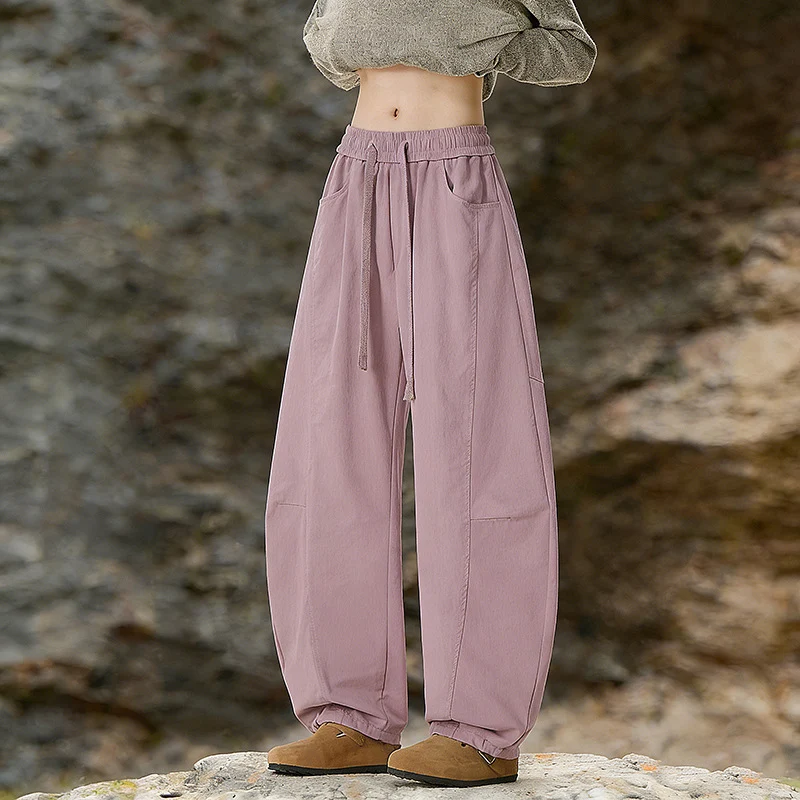 Damen Oversize Cargo-Hose aus Baumwollmix mit hohem Elastikbund und Beinbündchen Nord Taschen