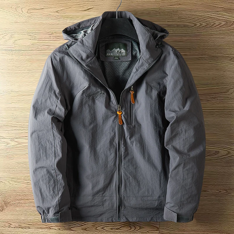 Herren Atmungsaktive wasserabweisende Outdoorjacke mit Kapuze und Reißverschluss Nord Taschen