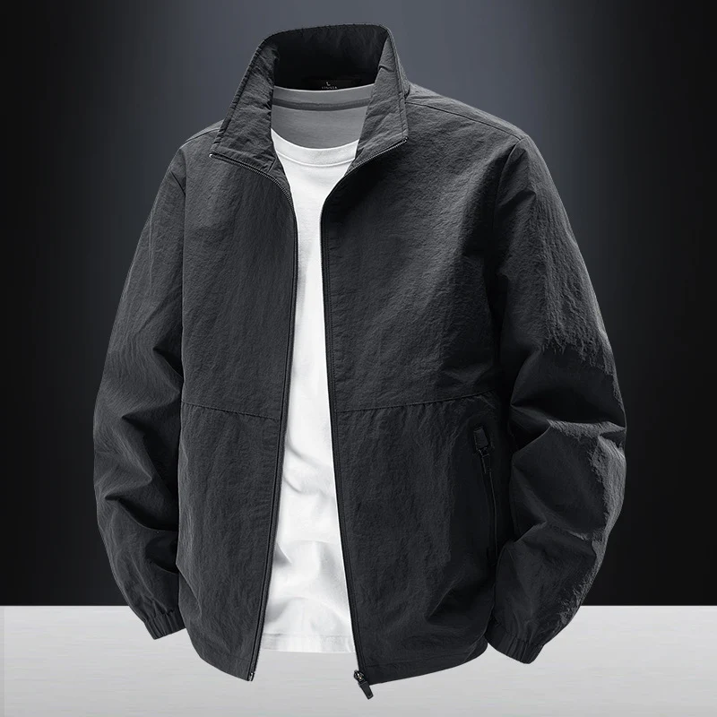 Herren Minimalistische Funktionsjacke mit Stehkragen, atmungsaktivem Meshfutter und wasserabweisenden Reißverschlüssen Nord Taschen