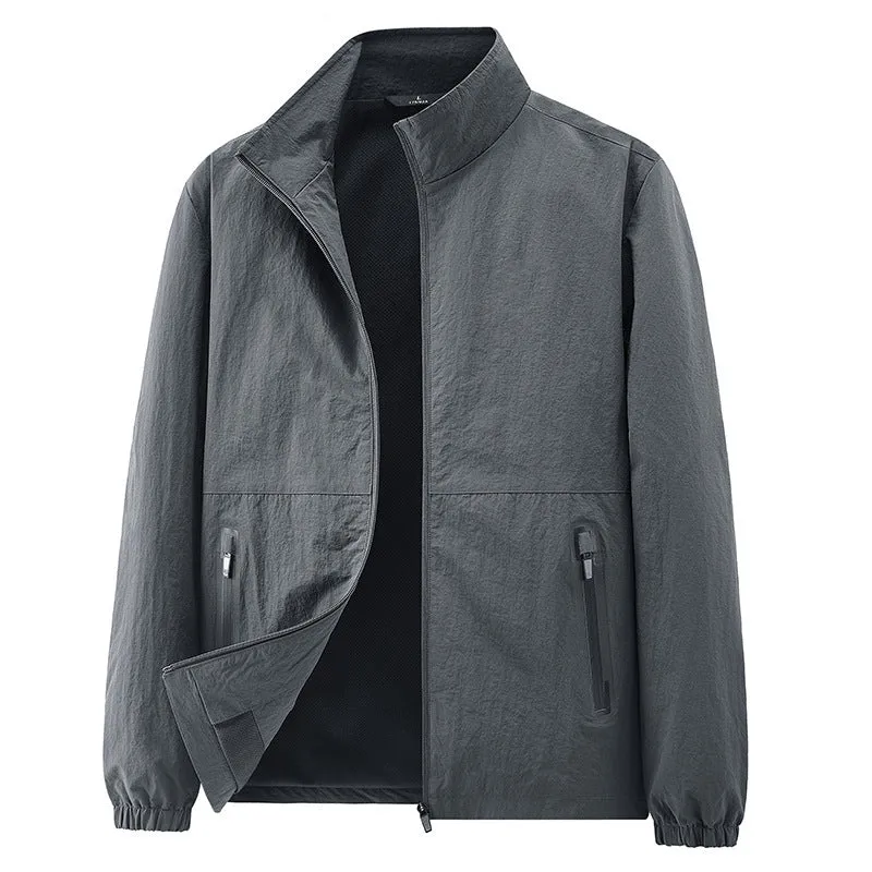 Herren Minimalistische Funktionsjacke mit Stehkragen, atmungsaktivem Meshfutter und wasserabweisenden Reißverschlüssen Nord Taschen