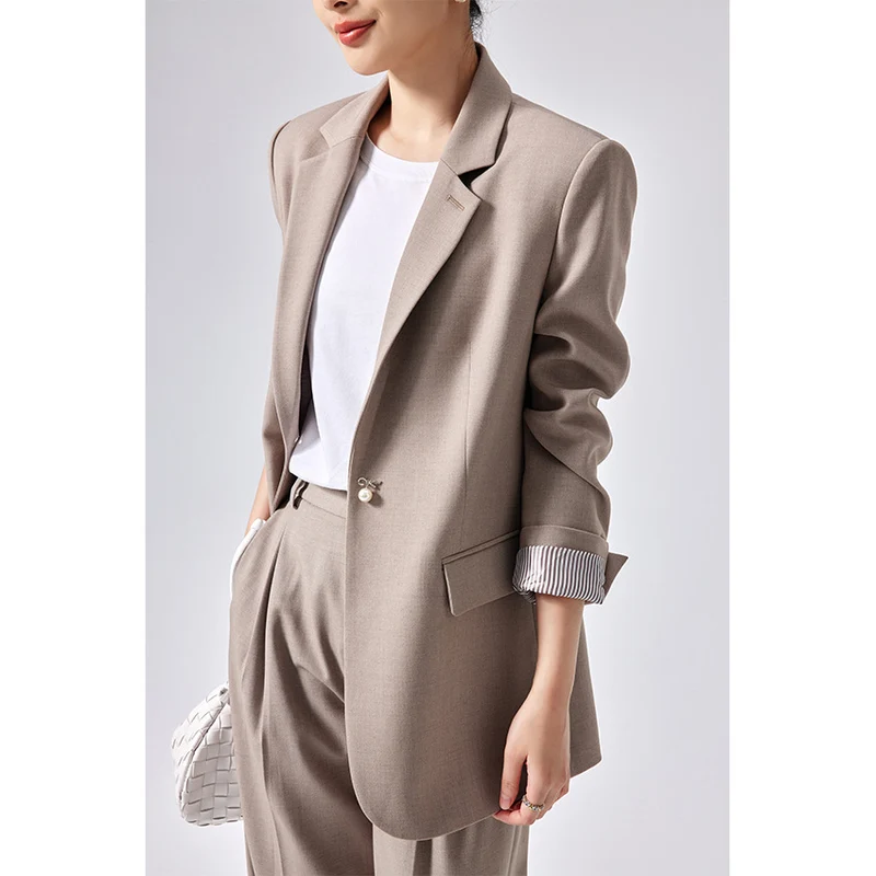 Damen Legeres Tailoring-Set mit Longline-Blazer und hochtaillierter Bundfaltenhose Nord Taschen