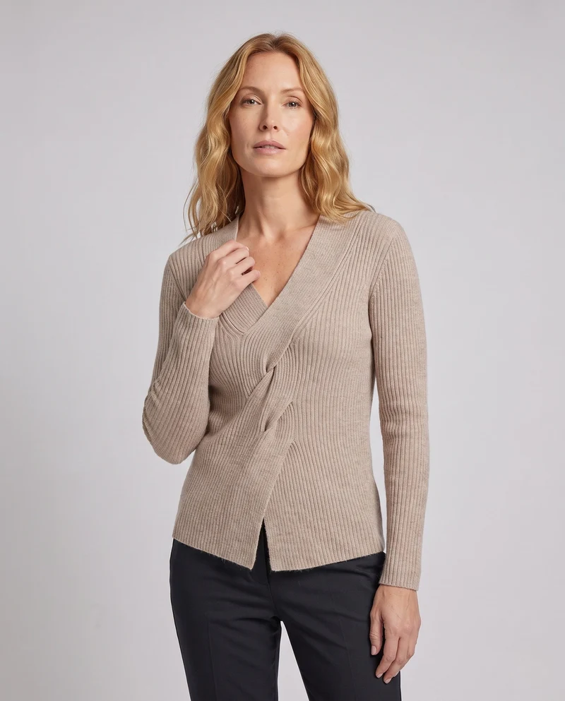 Damen Feinstrickpullover mit V‑Ausschnitt, gedrehtem Drapé und feiner Rippenstruktur Nord Taschen