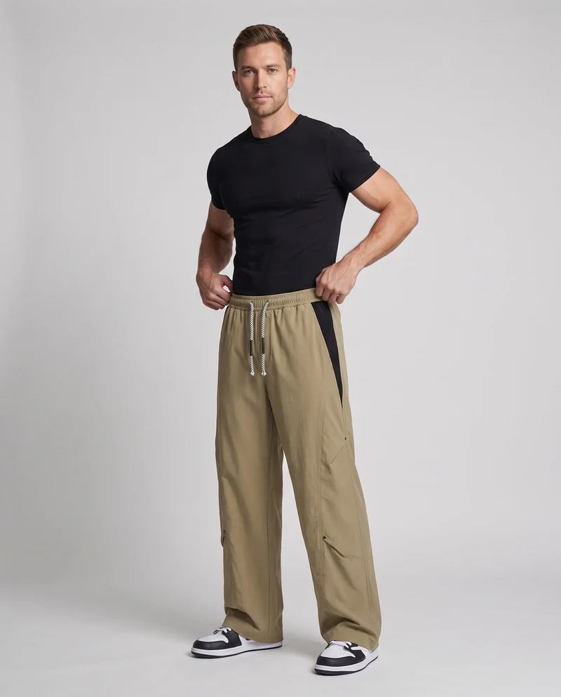 Herren Weite Utility-Cargo-Hose mit Tunnelzugbund, Kontrastseiten & Beinklappentaschen Nord Taschen