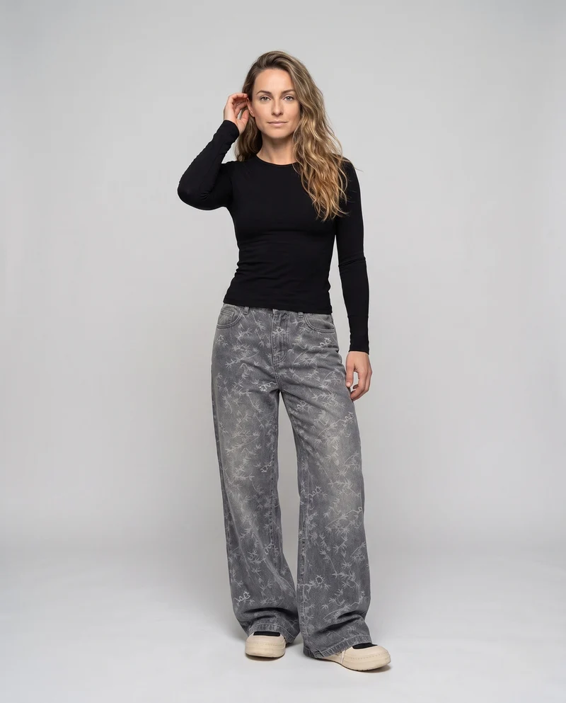 Damen Weitgeschnittene Jeans mit Floral Design Nord Taschen