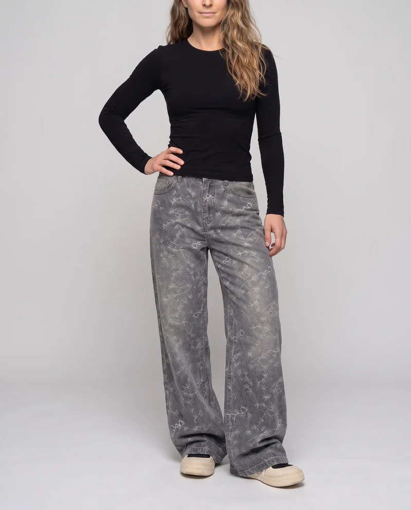Damen Weitgeschnittene Jeans mit Floral Design Nord Taschen