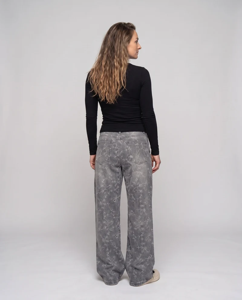 Damen Weitgeschnittene Jeans mit Floral Design Nord Taschen