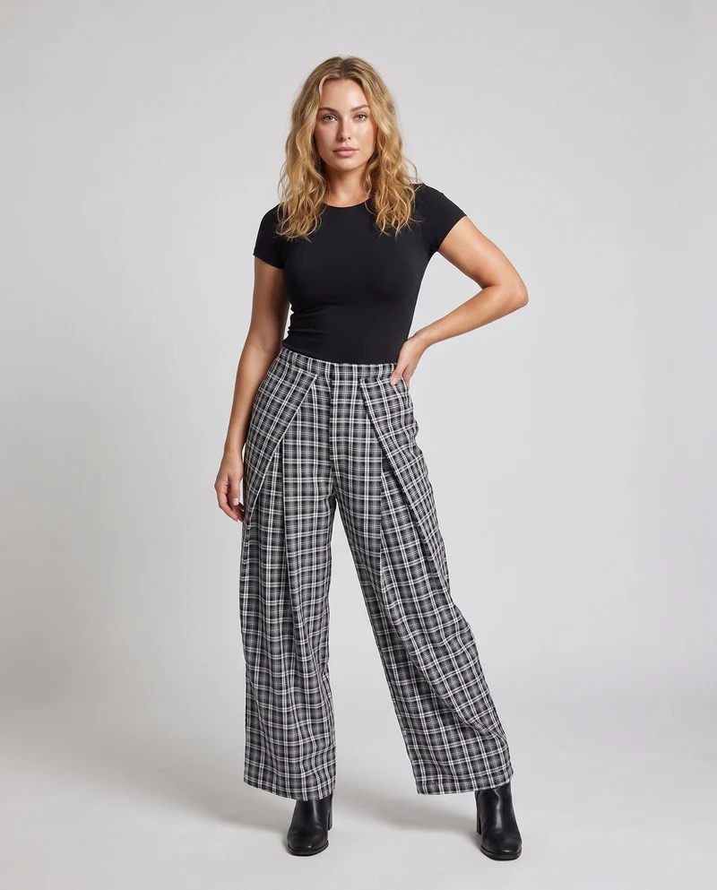 Damen Lockere Karottenhose mit Falten Nord Taschen