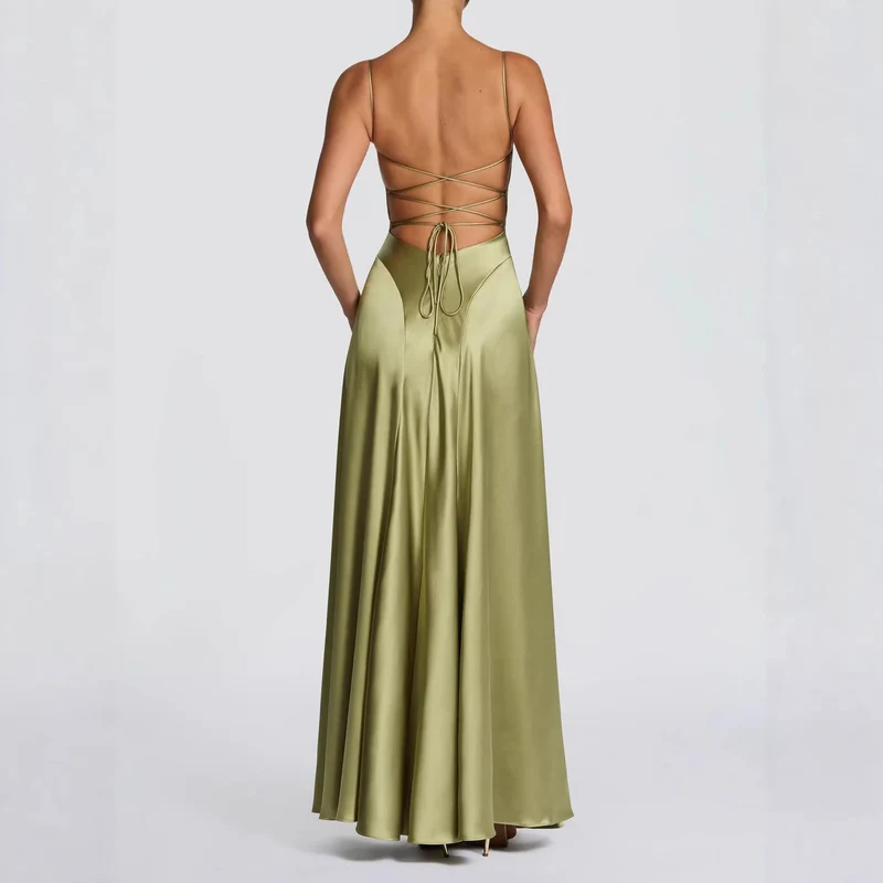 Damen Elegantes Maxi-Kleid mit fließendem Satin und verführerischem Spaghettiträger - Arvani