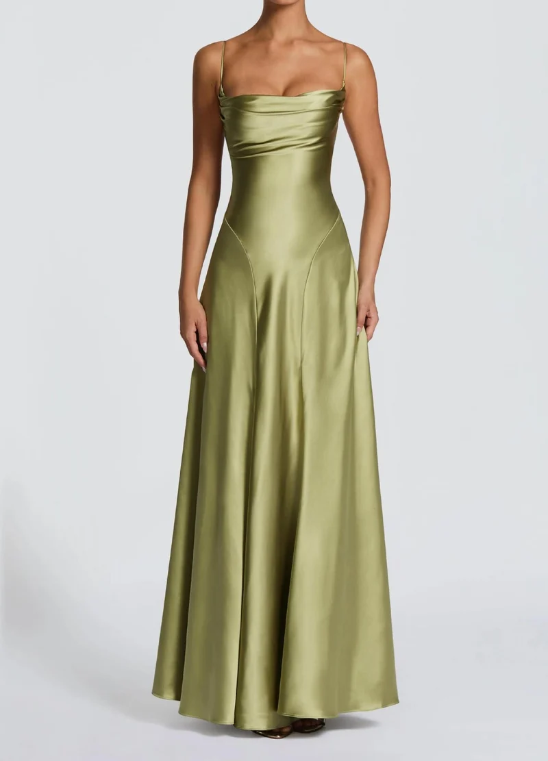 Damen Elegantes Maxi-Kleid mit fließendem Satin und verführerischem Spaghettiträger - Arvani