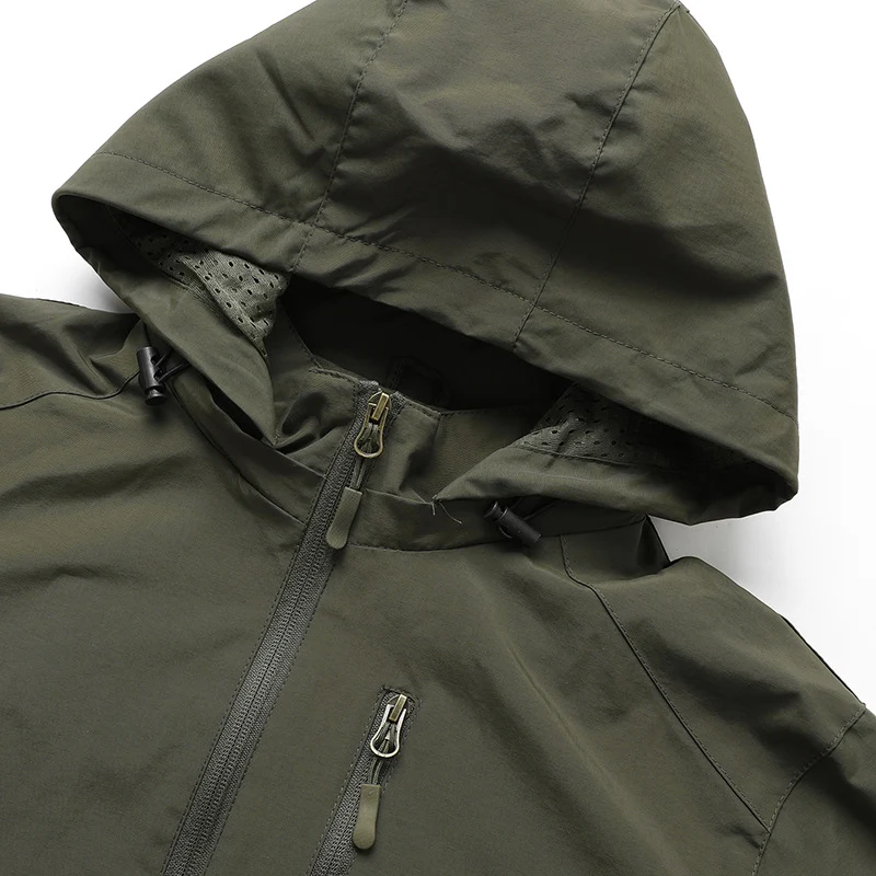 Herren Ultraleichte Allwetter-Outdoorjacke mit Kapuze atmungsaktivem Meshfutter und Reißverschlusstaschen Nord Taschen