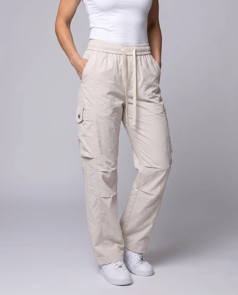 Stylische Cargo-Hosen für Frauen mit elastischem Bund und praktischen Taschen Nord Taschen