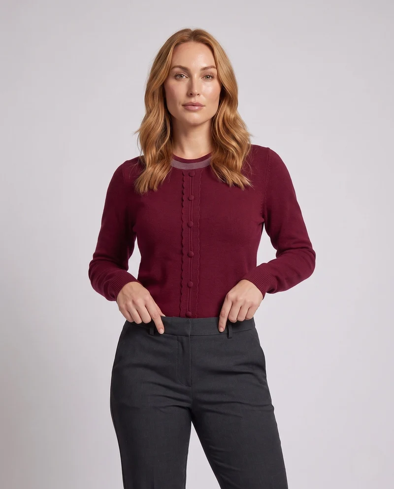Damen Feinstrickpullover mit Zierknopfleiste und strassbesetztem Rundhalsausschnitt Nord Taschen