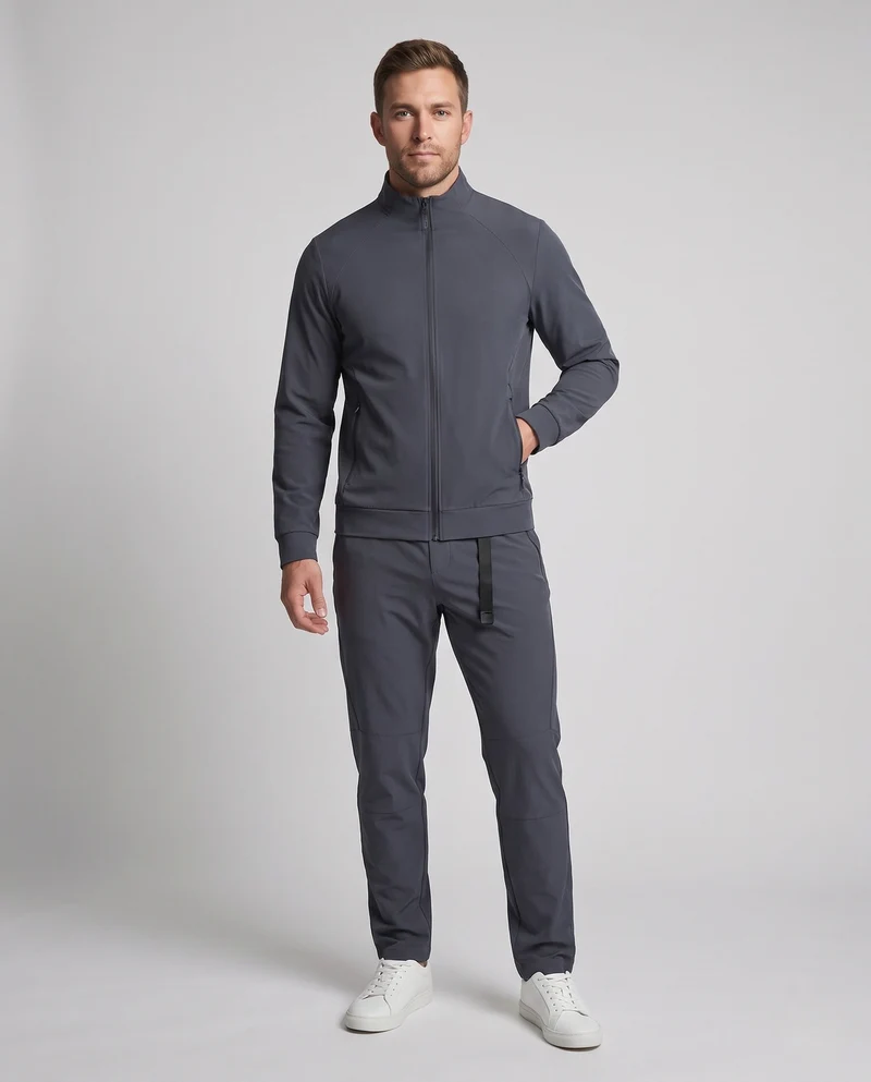 Herren Stretch-Trainingsset aus technischem Nylon mit Stehkragenjacke & tapered Freizeithose Nord Taschen