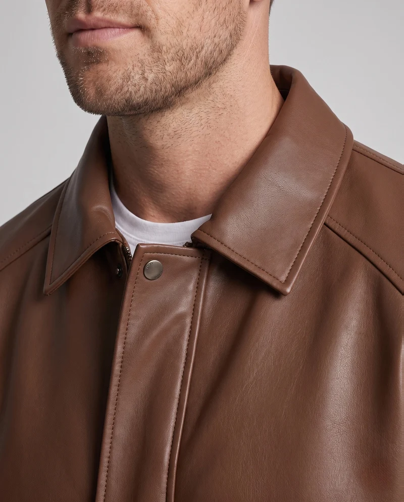 Herren Schlichte Kunstleder‑Blousonjacke im cleanen Blousonstil mit Hemdkragen, verdecktem Reißverschluss & elastischem Bund Nord Taschen