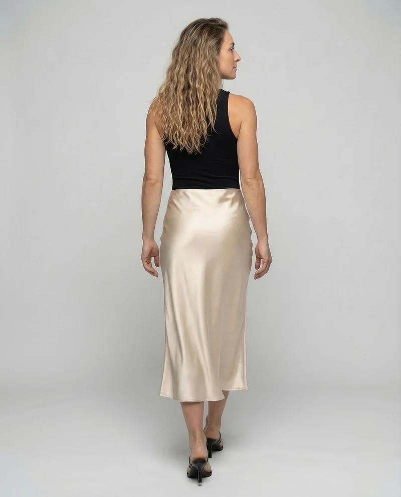 Damen Schräg geschnittener Maxirock Satin-Finish