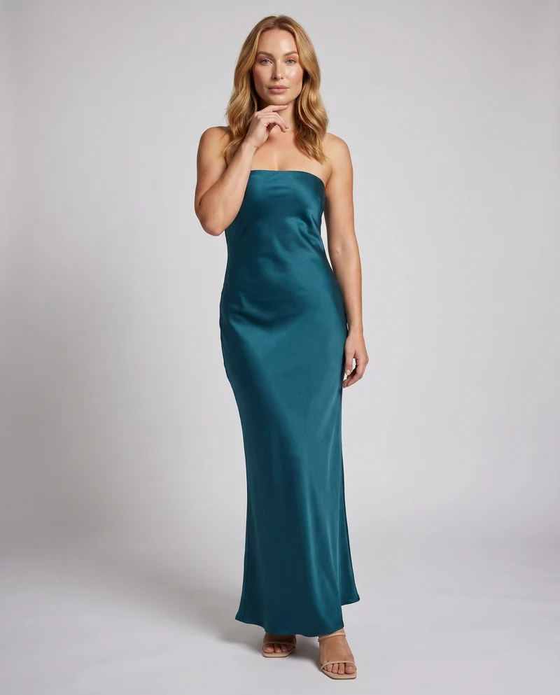 Damen Elegantes trägerloses Maxikleid aus Satin Nord Taschen