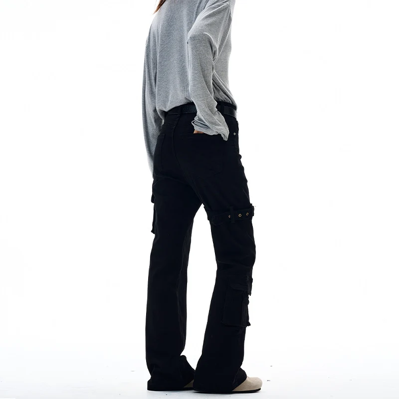 Damen Cargo-Flared-Jeans mit hoher Bundlinie, Utility-Taschen und Beinschnalle Nord Taschen