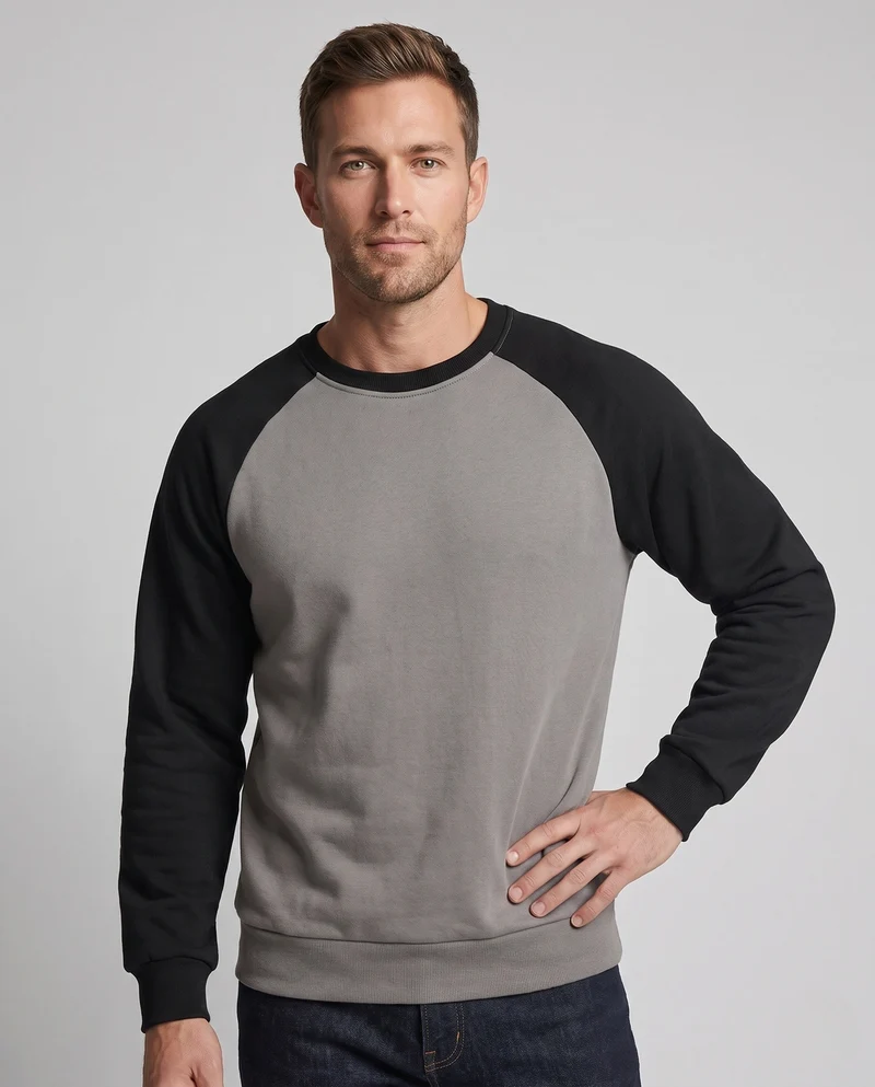 Unisex Raglan-Sweatshirt mit angerauter Fleece-Innenseite, Kontrastärmeln & geripptem Saum