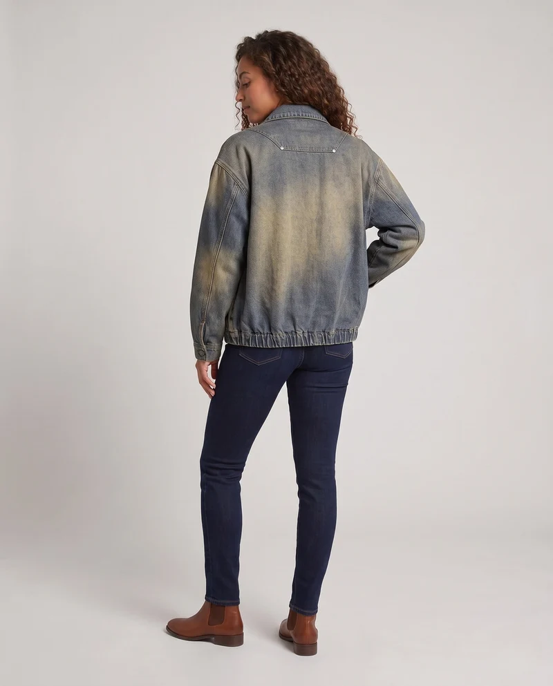 Damen Oversized Jeansjacke mit elastischem Saum, Ballonärmeln und geformten Nord Taschen-Nahtdetails Nord Taschen