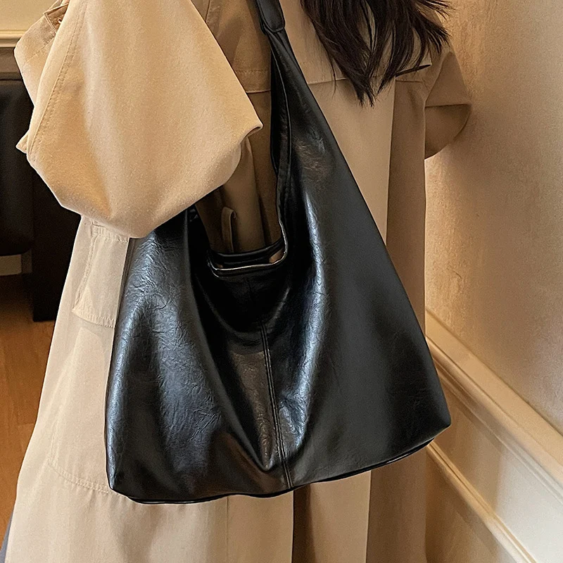 Damen lässige Schultertasche aus veganem Leder Nord Taschen