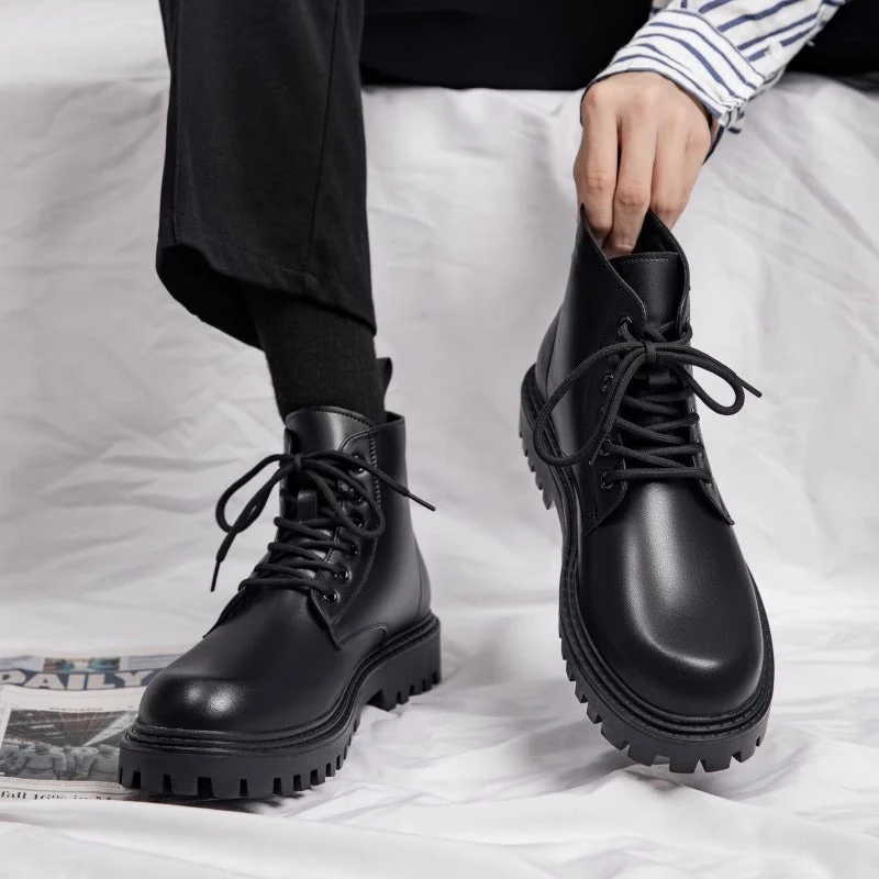Herren Robuste Schnürstiefel mit rutschfester Sohle und stabiler Konstruktion - Vittorelli