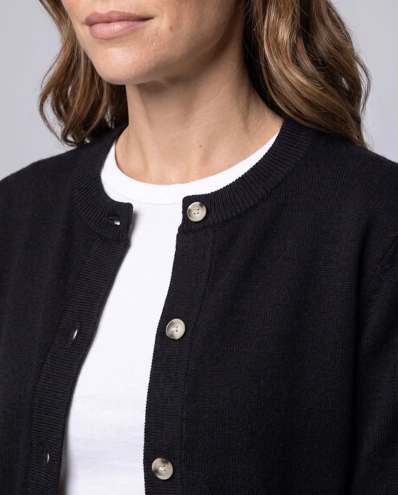 Damen Rundhals Feinstrick-Cardigan mit Knopfleiste und gerippten Bündchen Nord Taschen