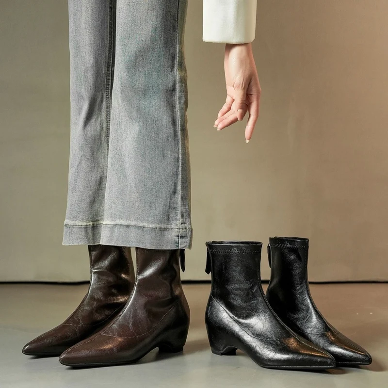 Damen Spitz zulaufende Ankle-Boots aus Glattleder mit integriertem Keilabsatz Nord Taschen