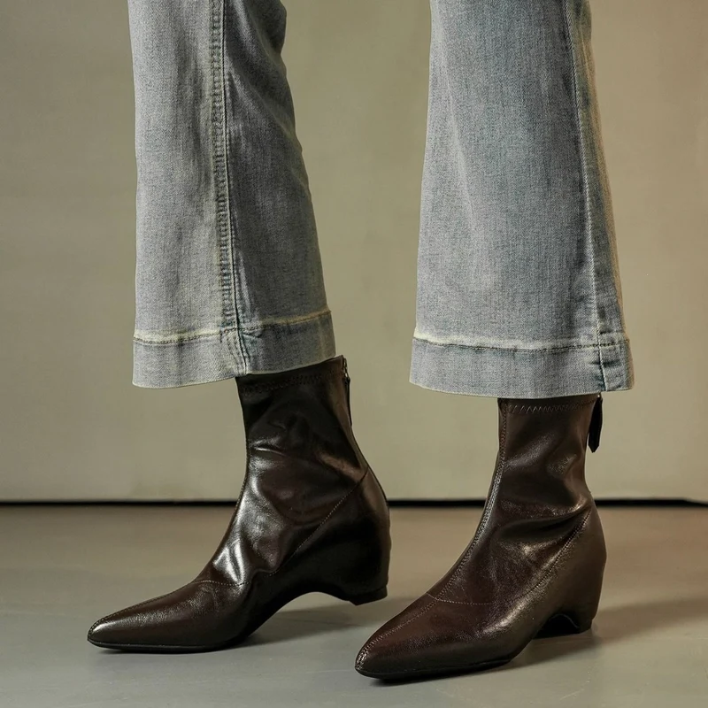 Damen Spitz zulaufende Ankle-Boots aus Glattleder mit integriertem Keilabsatz Nord Taschen