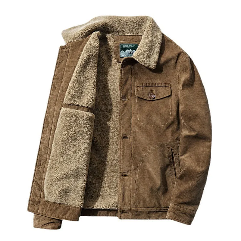 Herren Cordjacke mit Sherpa-Innenfutter, Hemdkragen und Taschen-Detail Nord Taschen