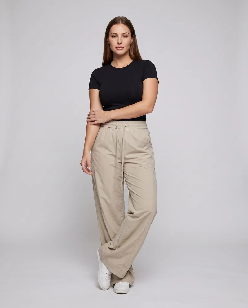 Damenweite Palazzo-Hosen im Tech-Look mit Kordelzug und entspannter Silhouette Nord Taschen